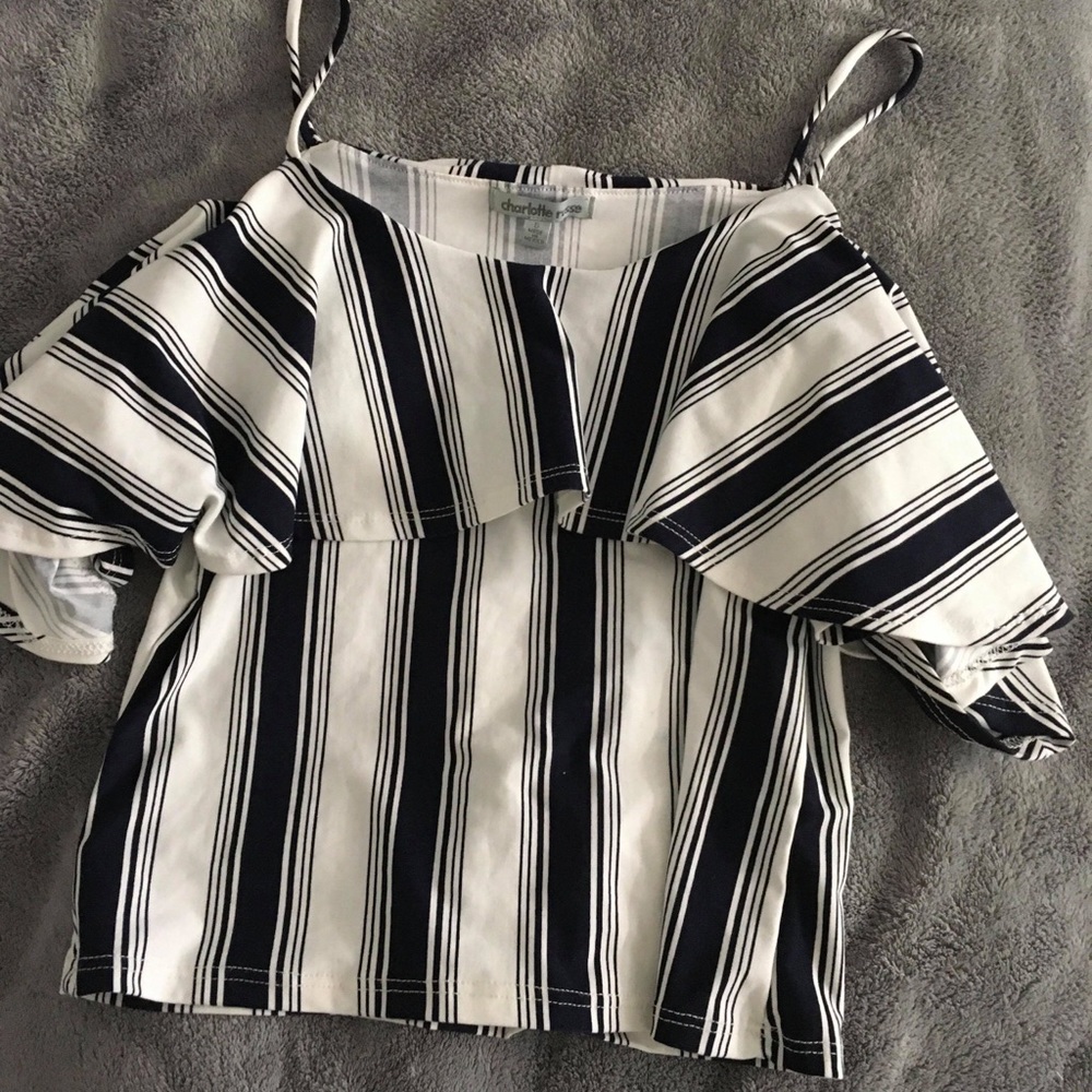 Off the shoulders crop top